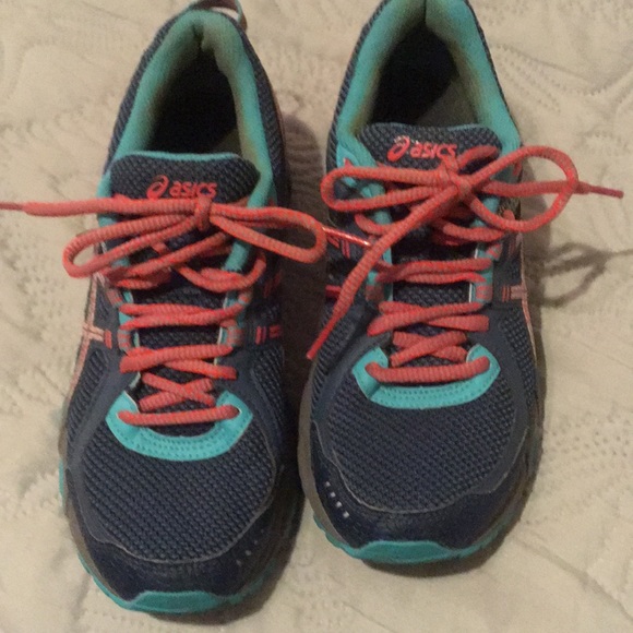 ASICS - Picture 4 of 5